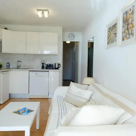 Bright With Sea View And Swimming Pool *