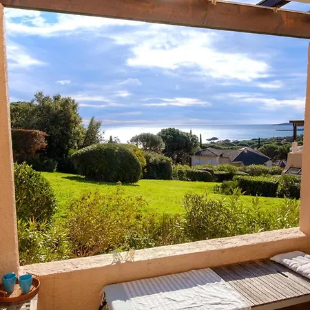 Bright With Sea View And Swimming Pool Apartment